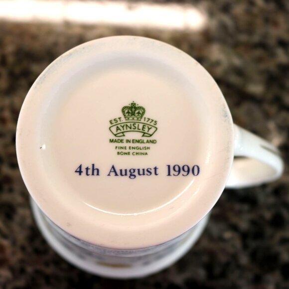 Vintage Queen Mother's 90th Birthday Commemorative Mug - 1990. Aynsley China - Picture 3 of 5